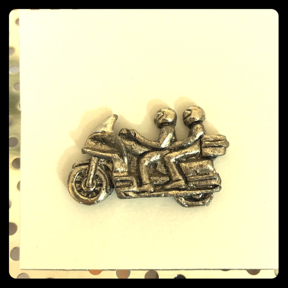 Couple riding motorcycle 🏍 pin
